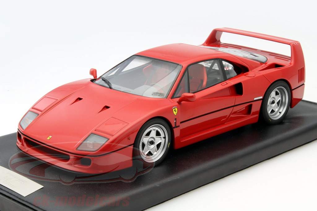 Kyosho Ferrari F40 1:43 スケール Ferrari F40 celebrates its comeback with Kyosho and Minichamps