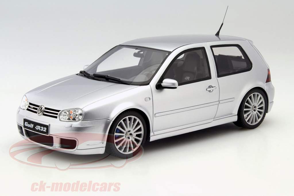 Time for golfing - VW Golf IV R32 from OttoMobile