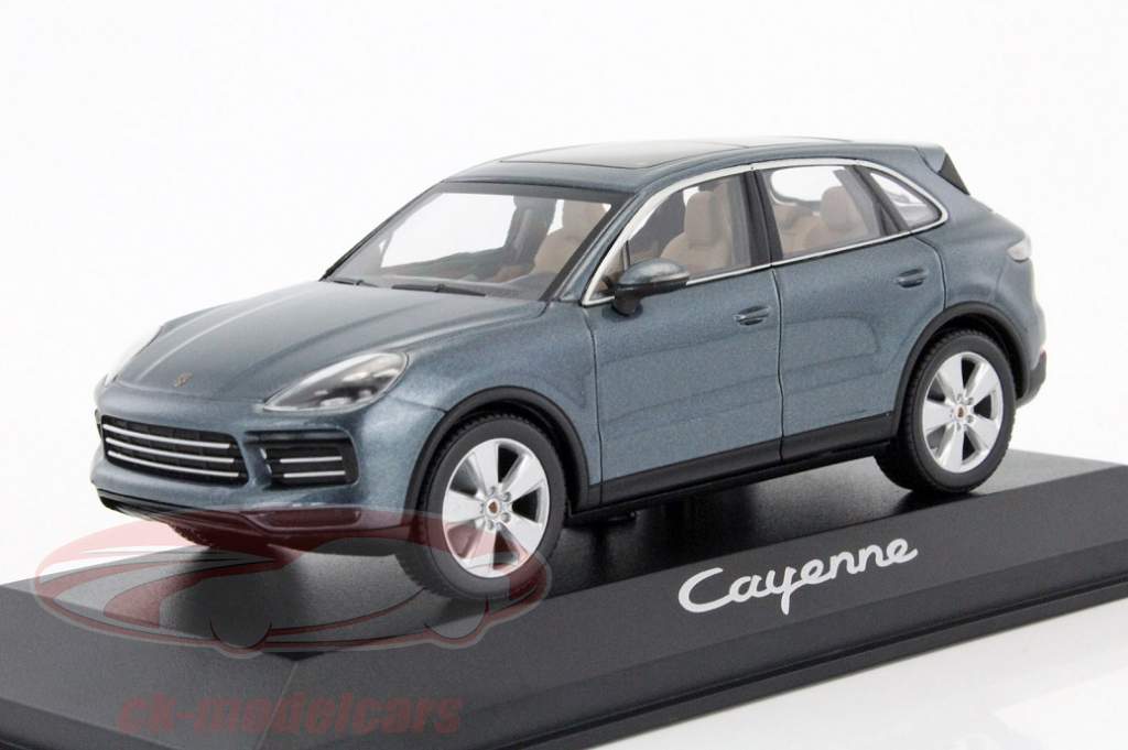 Porsche Cayenne Turbo S 2017【Minichamps】 Minichamps delivers the first new Porsche Cayenne