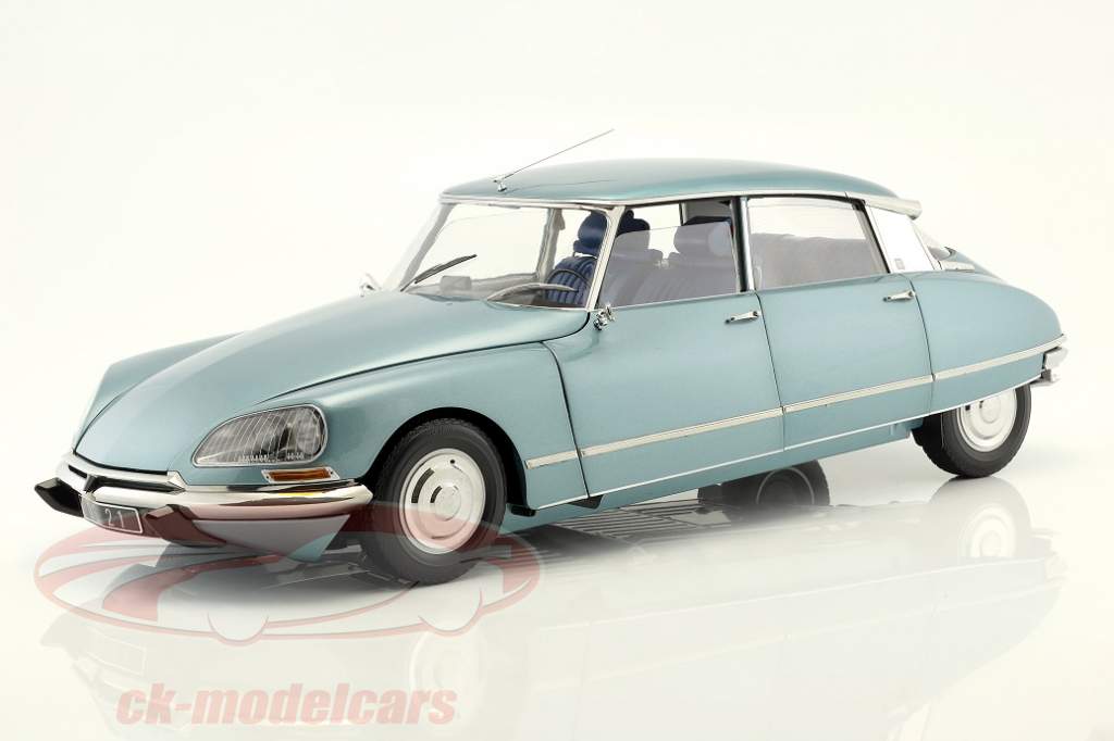 Highlight for the weekend: The Citroën DS 21 in 1:8