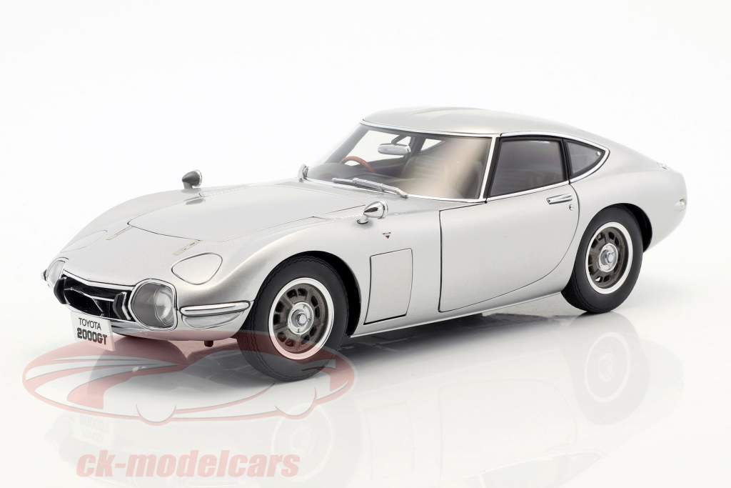 First 18 1/18 TOYOTAトヨタ2000 GT クーペ２台セット First 18 1/18 TOYOTAトヨタ2000 GT クーペ2台セット - メルカリ