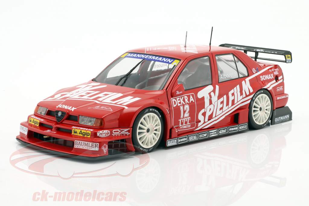 A touring car from the time when television newspapers still acted