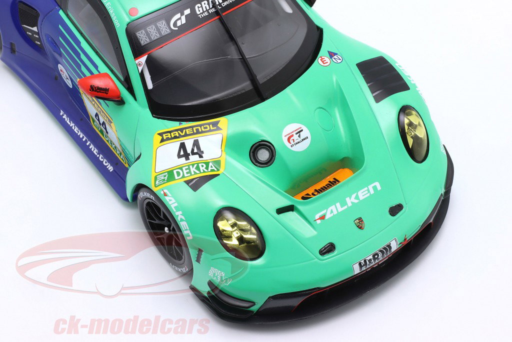 A splash of color in the dreary Eifel region: Falken Motorsports