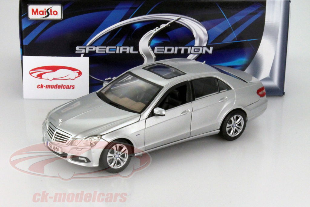 Maisto 1:18 Mercedes-Benz E-Class Year 2009 silver 31172Z