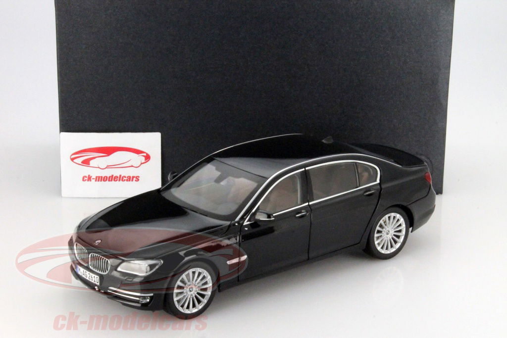 Kyosho 1:18 BMW 750 Li (F02) LCI sapphire black BMW 80 43 2