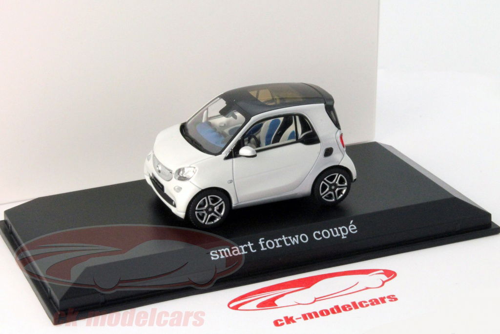 Norev 1:43 Smart fortwo Coupe (C453) silver / white