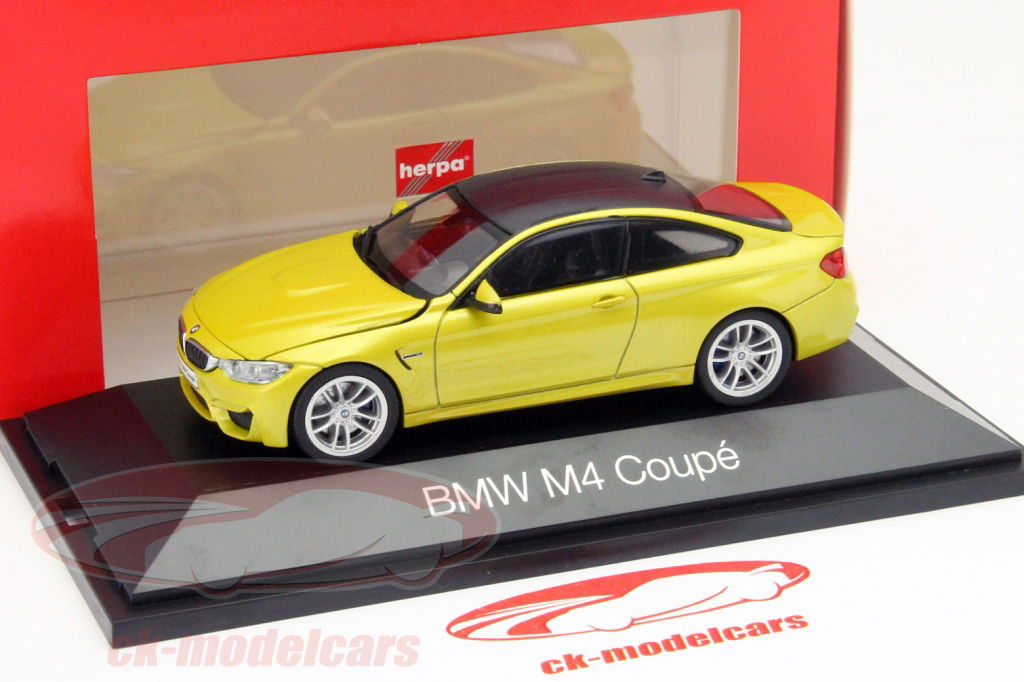 1/43 BMW M4 Coupe イエローメタリック BMW M4 Coupé, austin yellow metallic | Modelsnavigator.com