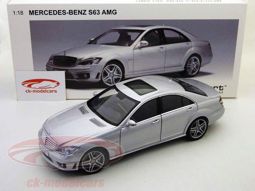 AUTOart 1:18 Mercedes-Benz S63 AMG silver 76241 model car 76241