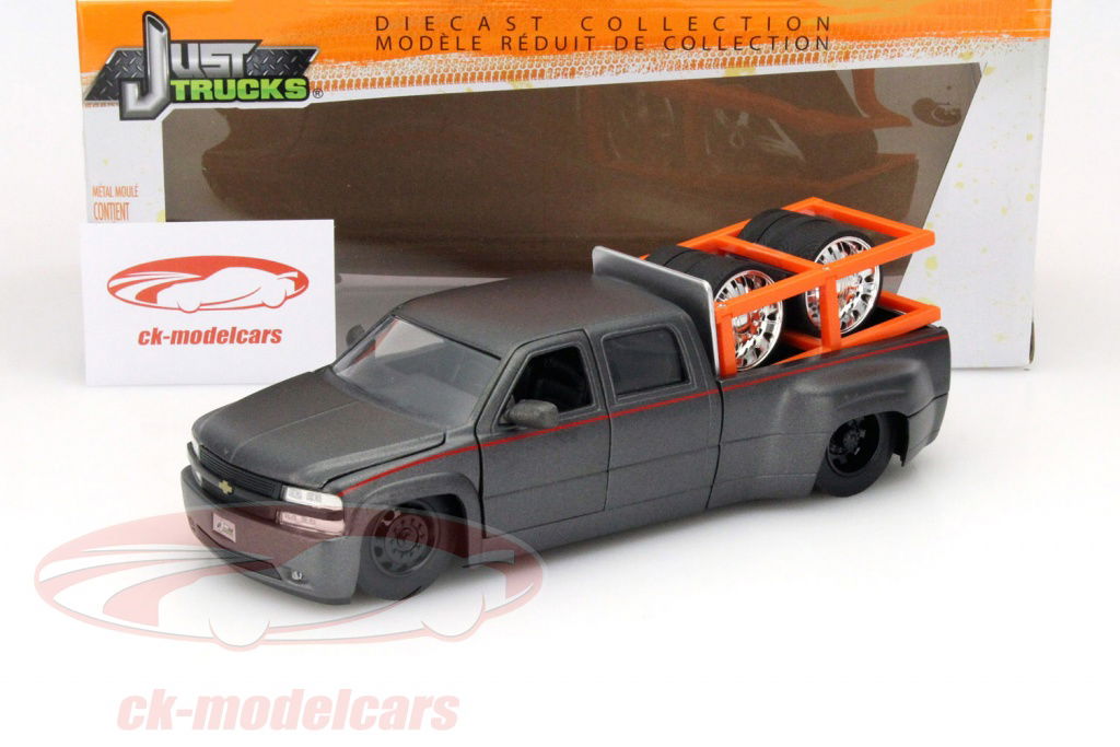 Jadatoys 1:24 Chevrolet Silverado Dooley Year 1999 dark gray