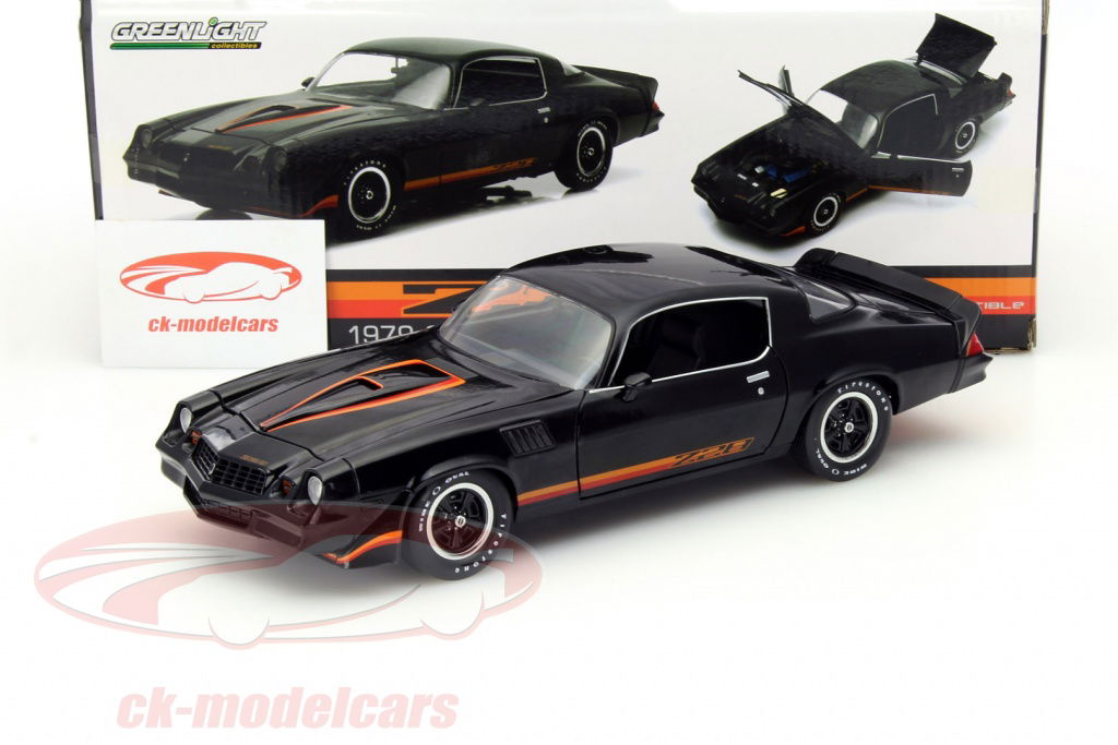 1979 CHEVROLET CAMARO Z28 ミニカー1/18 1979 Chevrolet Camaro Z/28 Dark Blue Metallic with Blue