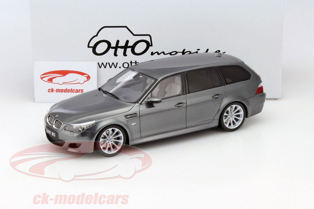 BMW 545i touring E61 silver ミニカー 京商 1/18 BMW E61 545i Touring Light Grey Kyosho 1/18