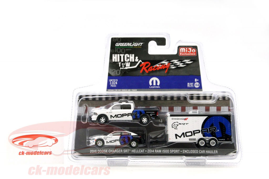 1/64 GREENLIGHT 2017 RAM 1500 SPORT トレーラ 1/64 2017 Dodge Ram 1500 Sport, Lime Green - Dalton's Farm Toys