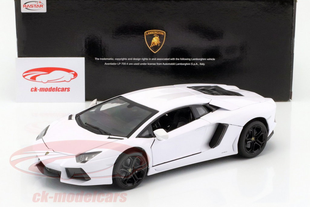 Rastar 1:18 Lamborghini Aventador 700-4 white CK39508 model car