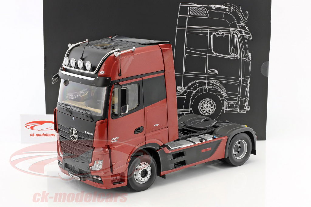 NZG 1:18 Mercedes-Benz Actros 2 Gigaspace 4x2 FH25 truck SZM