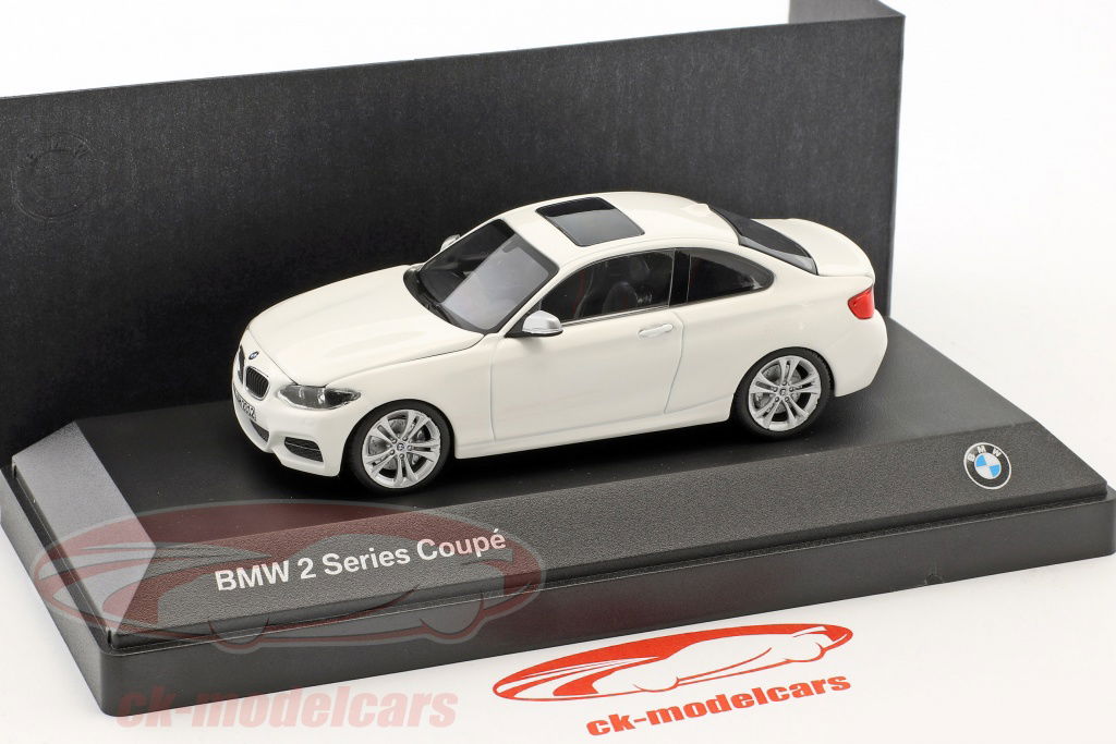 Minichamps 1:43 BMW 2 Series Coupe (F22) white 80422336869