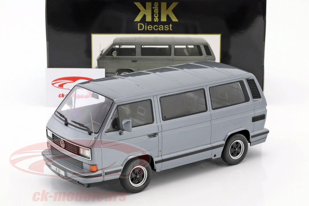 KK-Scale 1:18 Porsche B32 ベース 上の Volkswagen VW T3 バス 築
