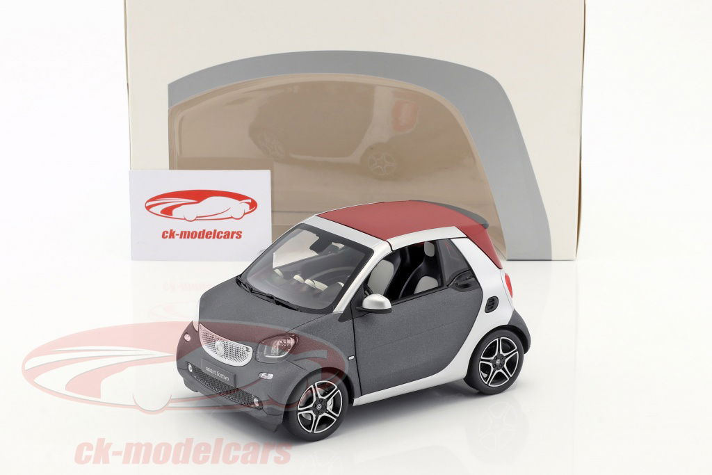 希少 smart fortwo cabrio ミニカー Smart 1:18 Scale Diecast