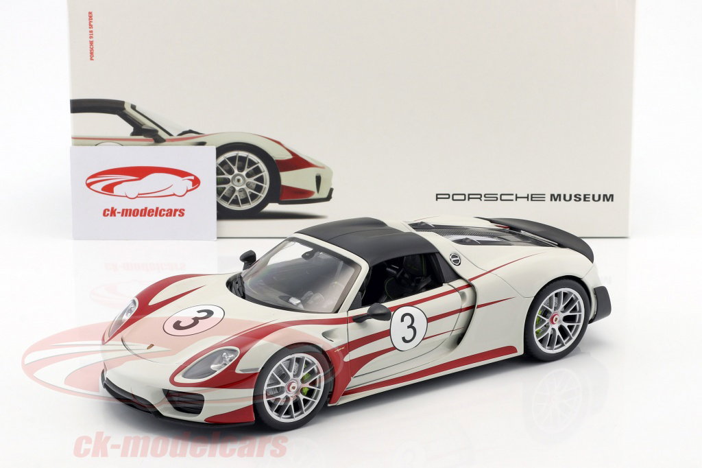 Welly 1:18 Porsche 918 Spyder #3 Salzburg Design white / red