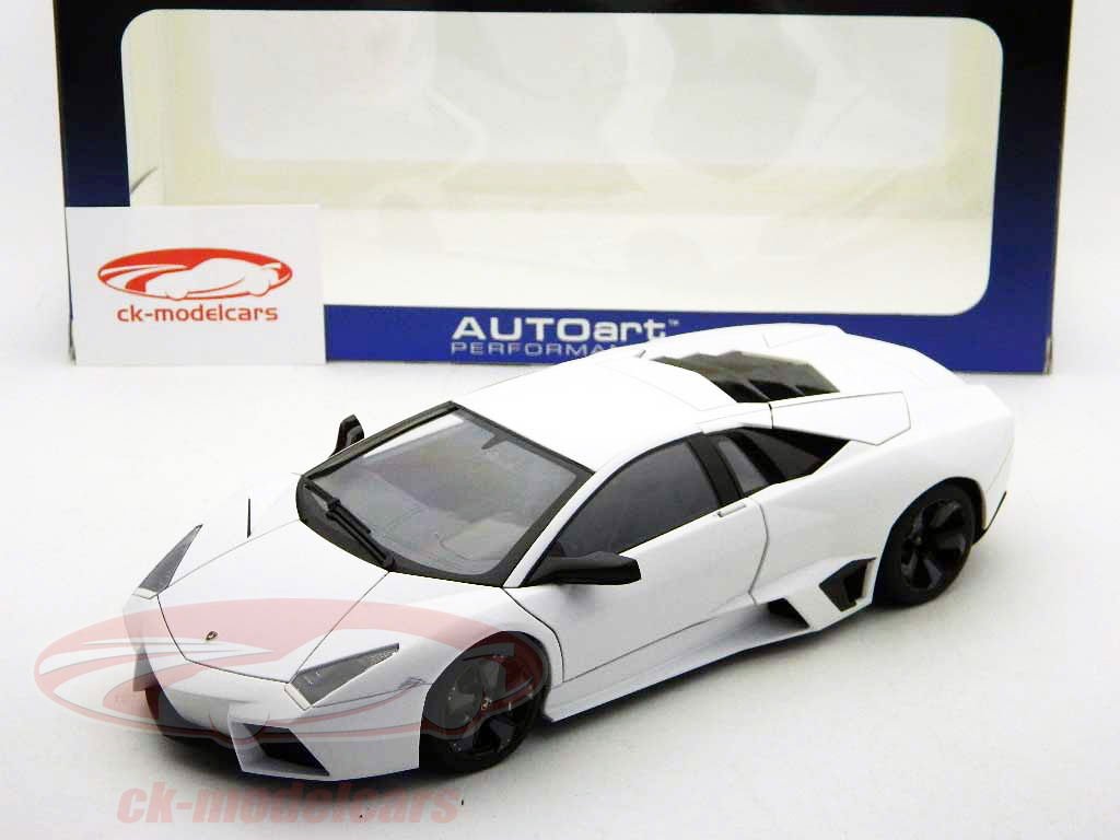 AUTOart 1:18 Lamborghini Reventon mat white 74594 model car
