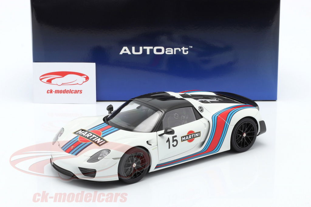 AUTOart 1:18 Porsche 918 Spyder Weissach Package Martini year 2013