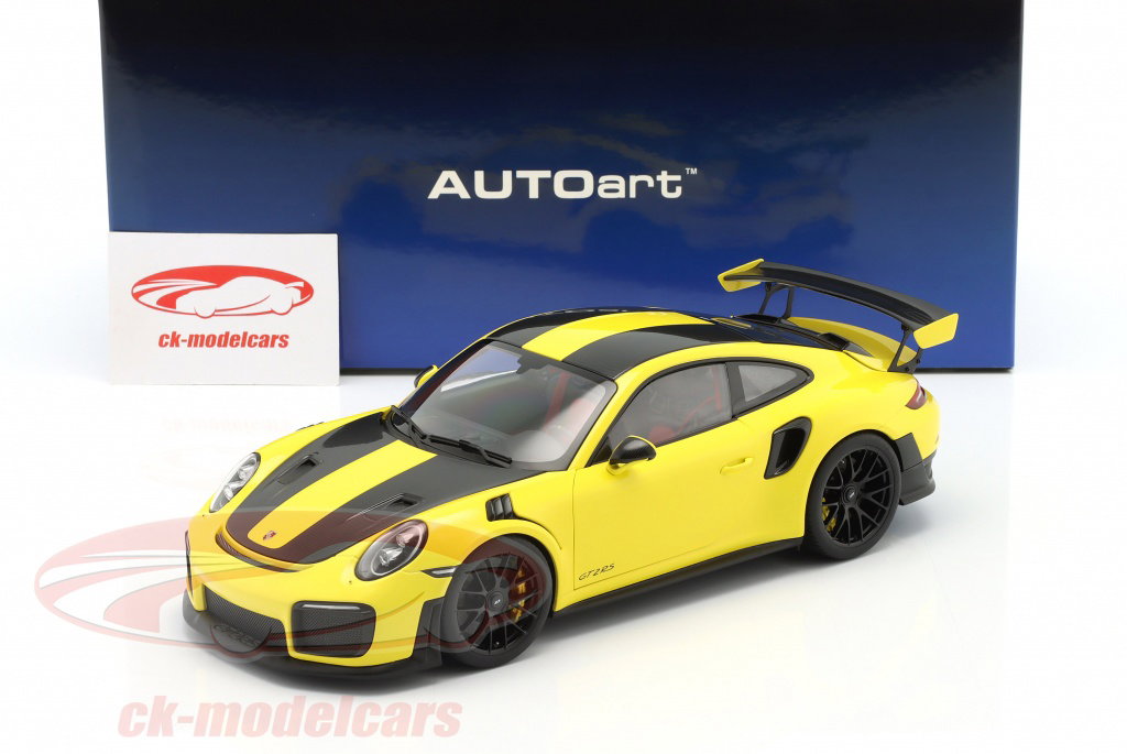 AUTOart 1:18 Porsche 911 (991 II) GT2 RS Weissach packages 2017
