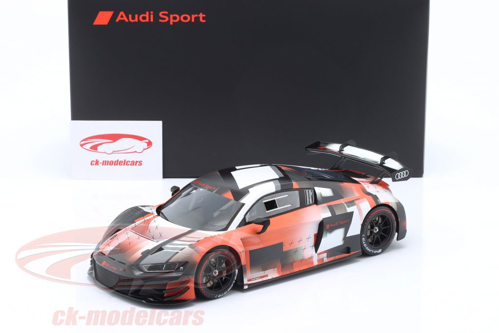 Z*o様 Audi R8 LMS 1:18 モデル　SPARK社製 Diecast model cars Audi R8 LMS 1/18 Spark LMS no.100 audi