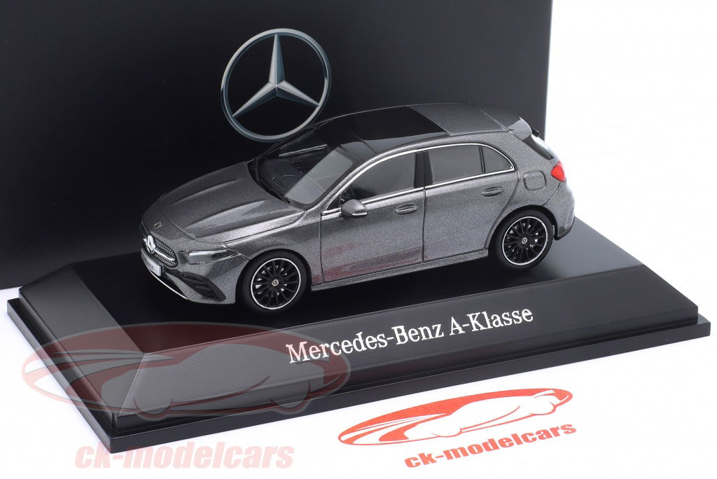 Mercedes-Benz A-Class 1/43 スケールモデル Spark 1:43 Mercedes-Benz A-Klasse (W177) mountain grey