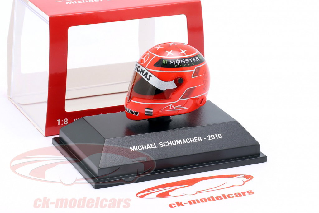 【フリマ初心者です】Schuberth M. Schumacher Schuberth 1:8 Michael Schumacher Mercedes MGP W01 式 1 2010