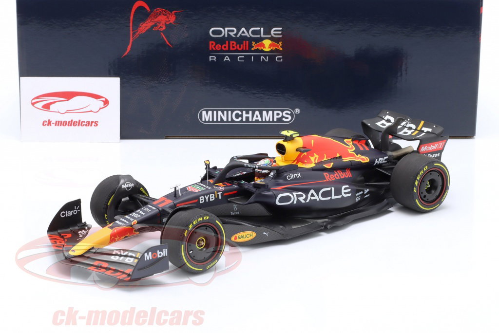 Minichamps 1:18 S. Perez Red Bull RB18 #11 Winner Singapore GP