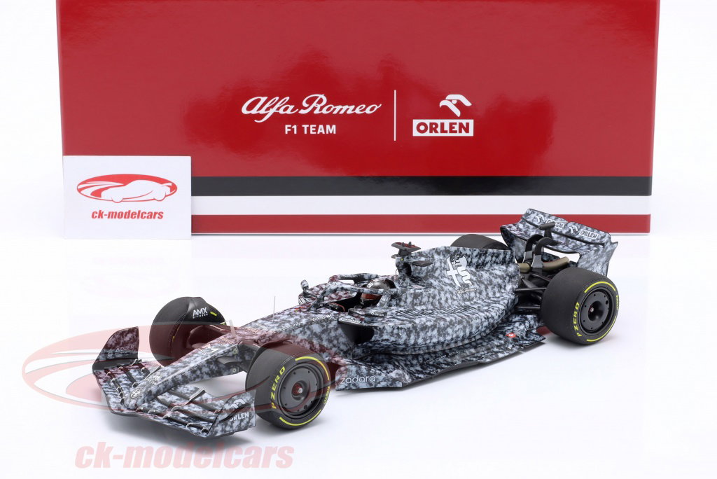 Minichamps 1:18 Zhou Guanyu Alfa Romeo C42 Formula 1 Test