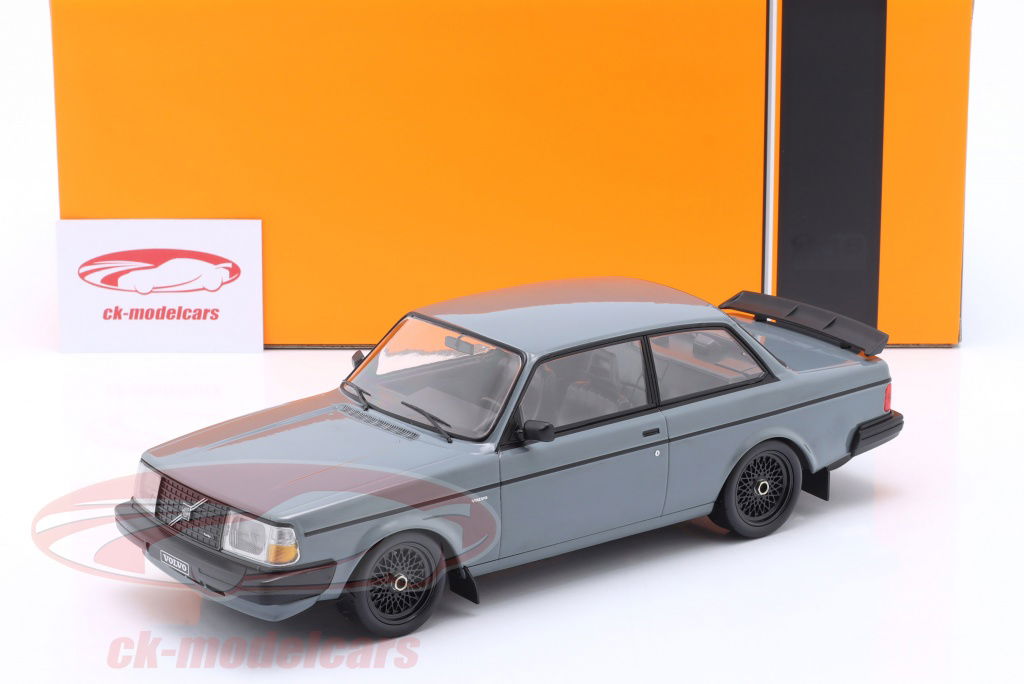 AUTOart Volvo (ボルボ) 240 Turbo 1/18 ミニカー 1:18 IXO Volvo 240 Turbo Custom 1984 Black 18CMC178.22 Model