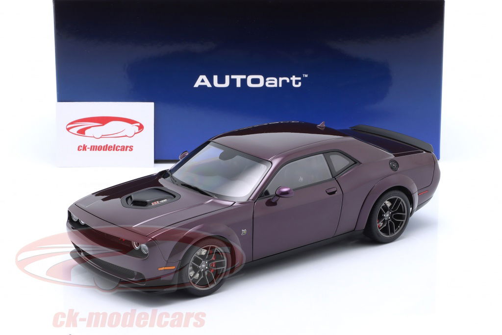 AUTOart 1:18 Dodge Challenger R/T Scat Pack Shaker Widebody year