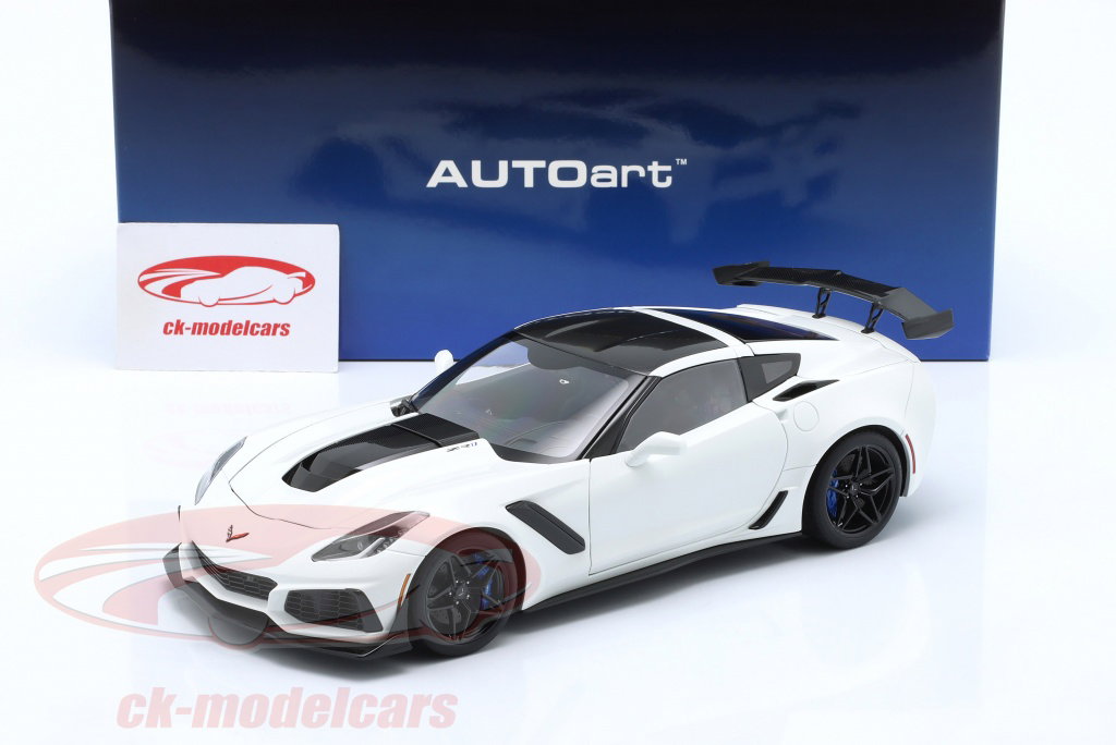 AUTOart 1:18 Chevrolet Corvette C7 ZR1 建設年 2019 北極 白 71270