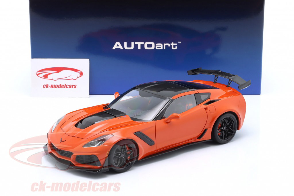 AUTOart Corvette 1:18 赤 AUTOart 1/18 シボレー コルベット （C8） スティングレイ Z51