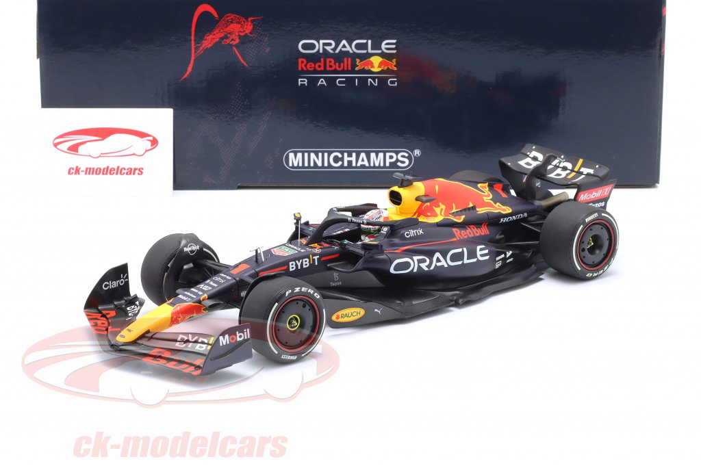 Minichamps 1:18 M. Verstappen Red Bull RB18 #1 勝者 アメリカ合衆国