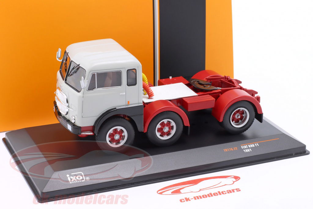 Ixo 1:43 Fiat 690 T1 camion Anno di costruzione 1961 Grigio