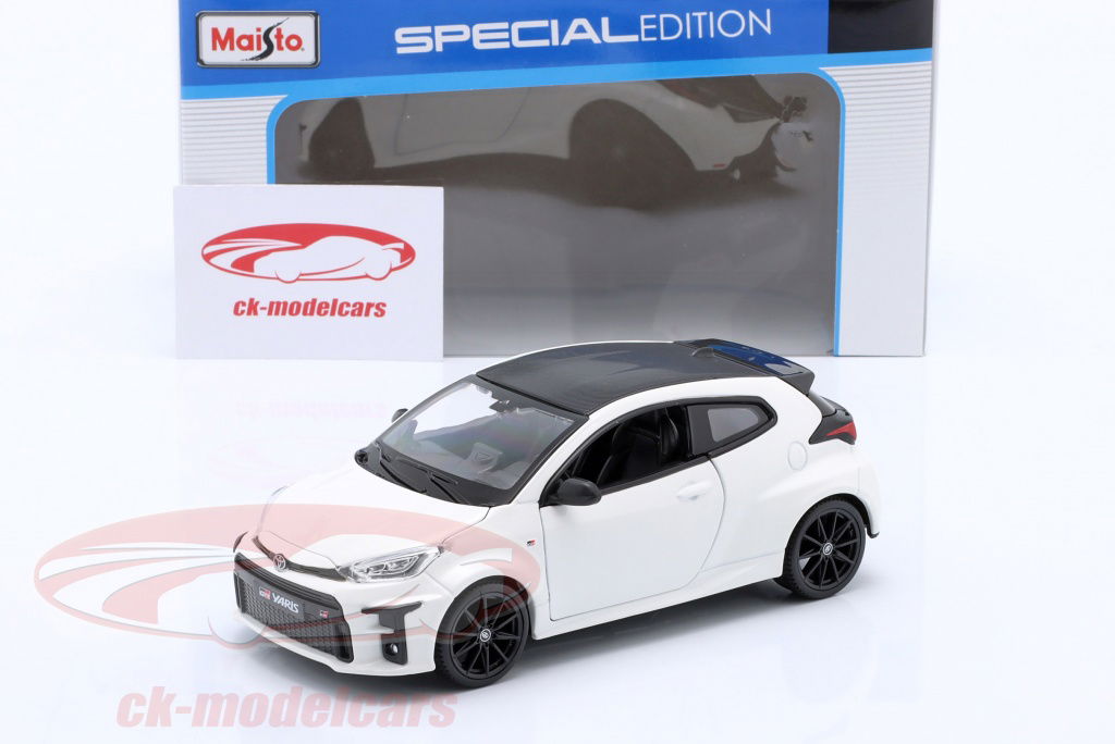 GR YARIS 1st Edition  オリジナル　ミニカー 2021 Toyota GR Yaris Red with Carbon Top 