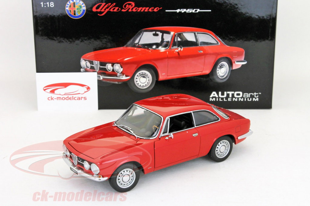 AUTOart 1:18 Alfa Romeo 1750 GTV (LHD) red 70102 model car AUTOart 1:18 Alfa Romeo 1750 GTV (LHD) red 70102 model car