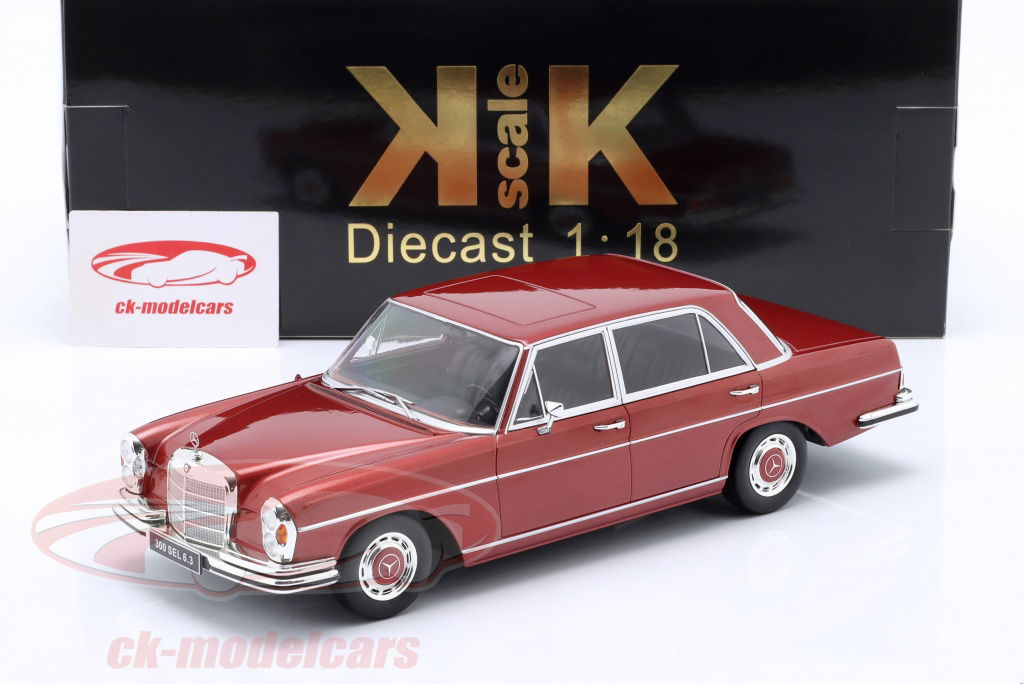 Mercedes-Benz 300SE レッド 1/18 Revell 1:18 Mercedes-Benz 300 SE with hardtop 1961 dark red