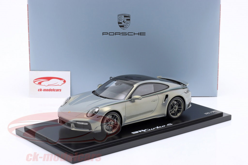 Spark 1:18 Porsche 911 (992) Turbo S Sonderwunsch Urban Bamboo