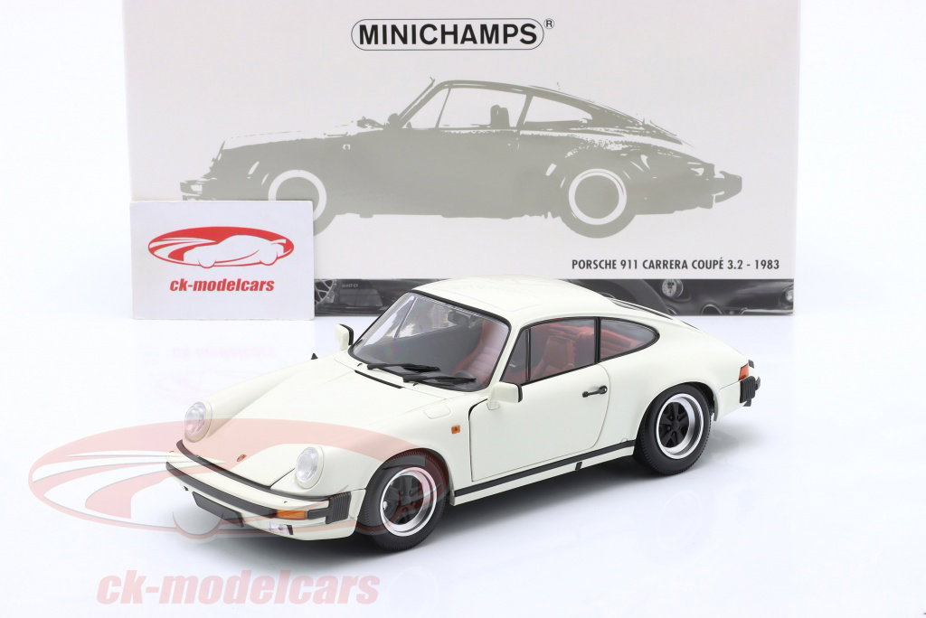 Minichamps 1:18 Porsche 911 Carrera Coupe 3.2 建設年 1983 白