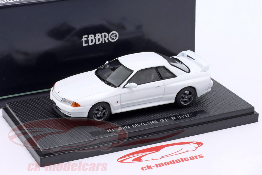 Ebbro 1:43 Nissan Skyline GT-R (R32) year 1989 white 43760