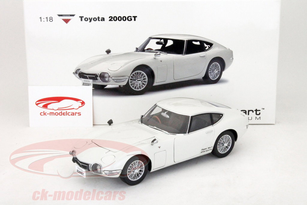 AUTOart 1:18 Toyota 2000 GT 1967 white 78744 model car 78744