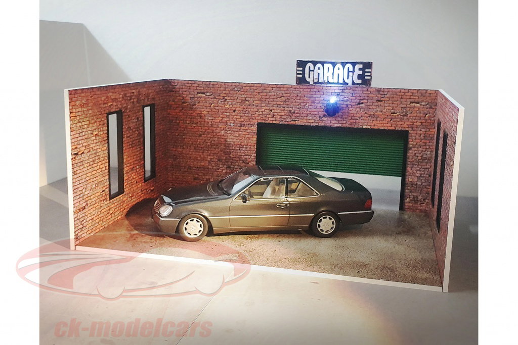 Garage Series 1:18 ガレージジオラマセット Dioramatoys 1:18 Diorama-Kit レンガ ガレージ セット 緑 ローラー