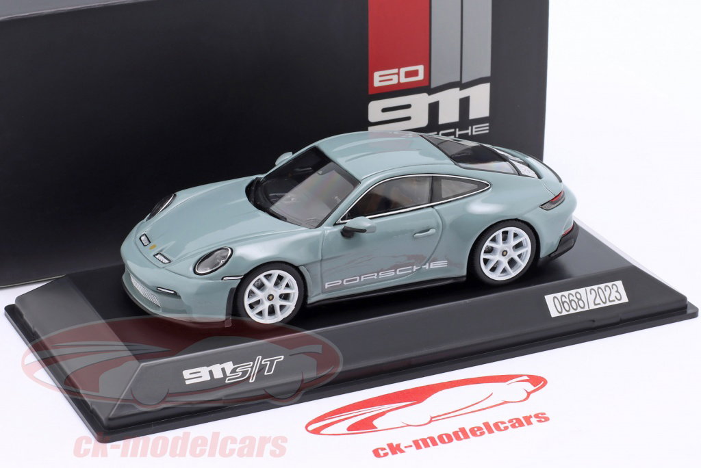 Spark 1:43 Porsche 911 (992) S/T 60 Years Porsche 911 shadegreen
