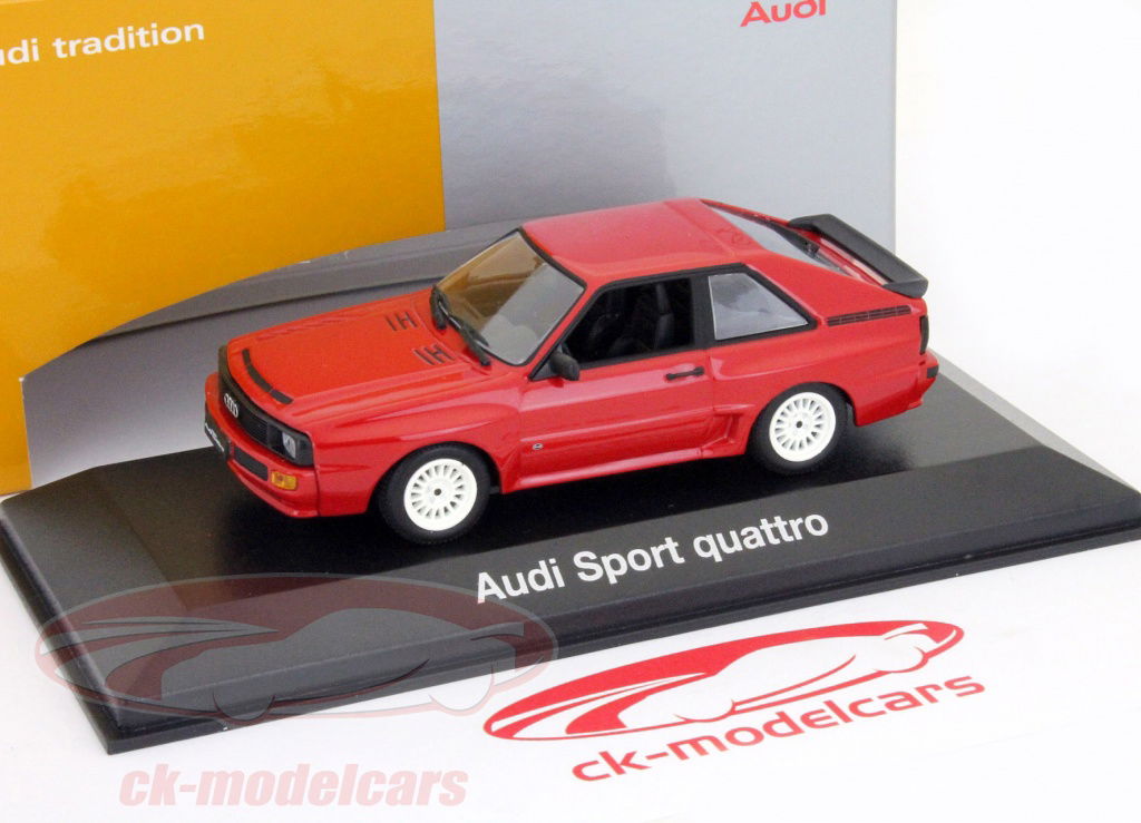 Audi quattro 1/43 minichampsアウディ純正版　クワトロ Minichamps 1:43 アウディスポーツクワトロ赤/赤 403 012126