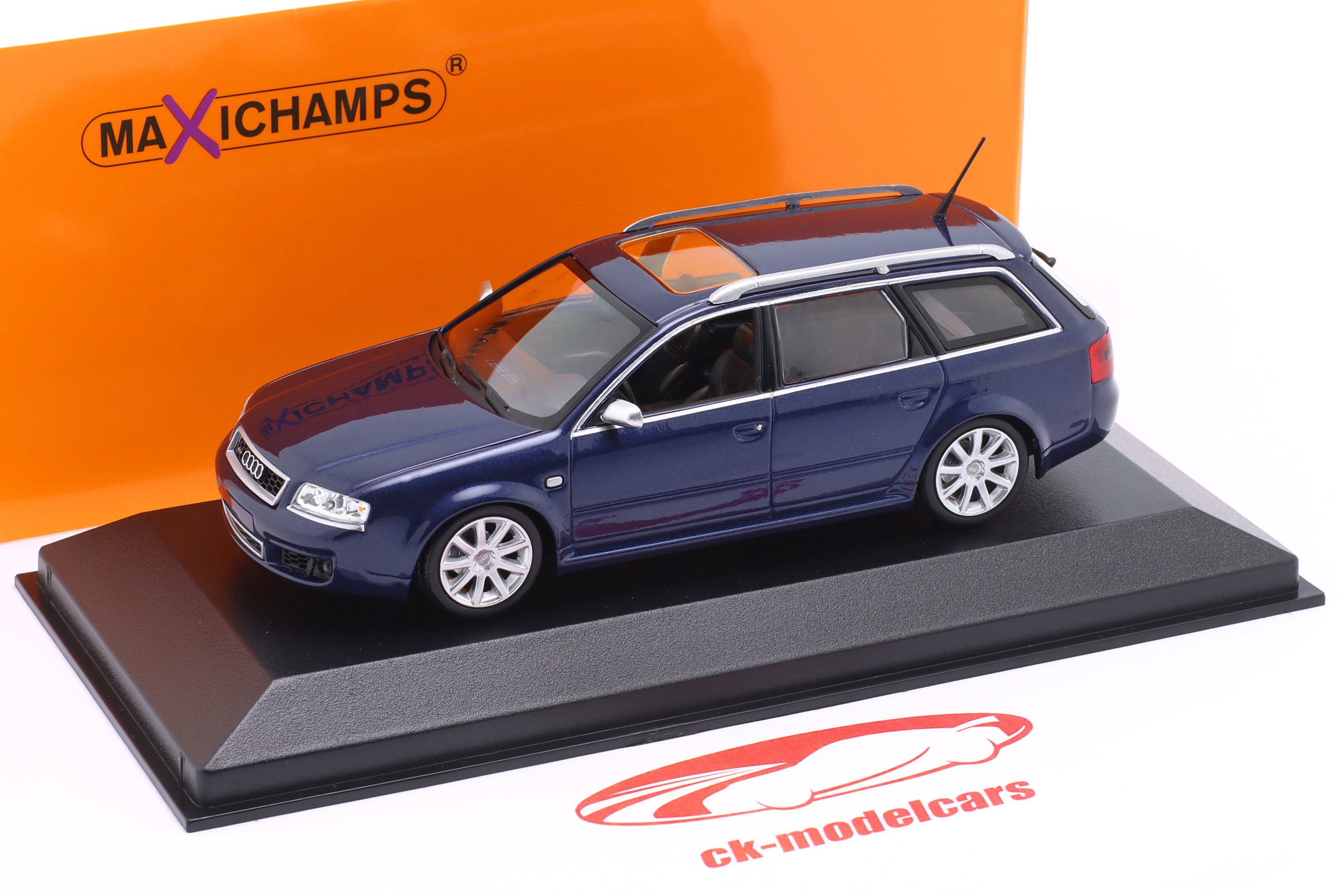 Minichamps 1:43 Audi RS6 Avant (C5) 建設年 2002 青 メタリック
