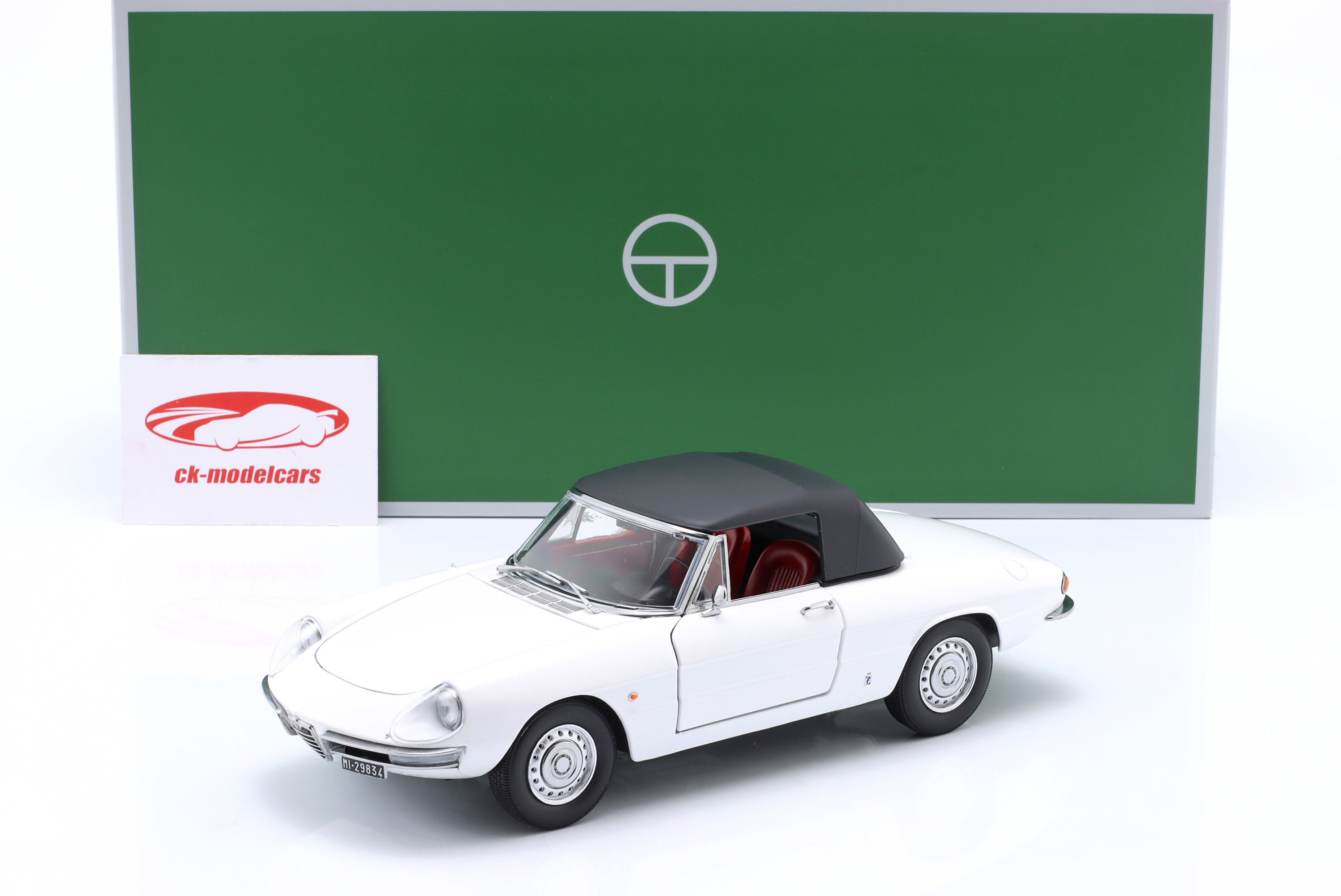 TOURING 1:18 Alfa Romeo 1600 Duetto Spider year 1966 farina white