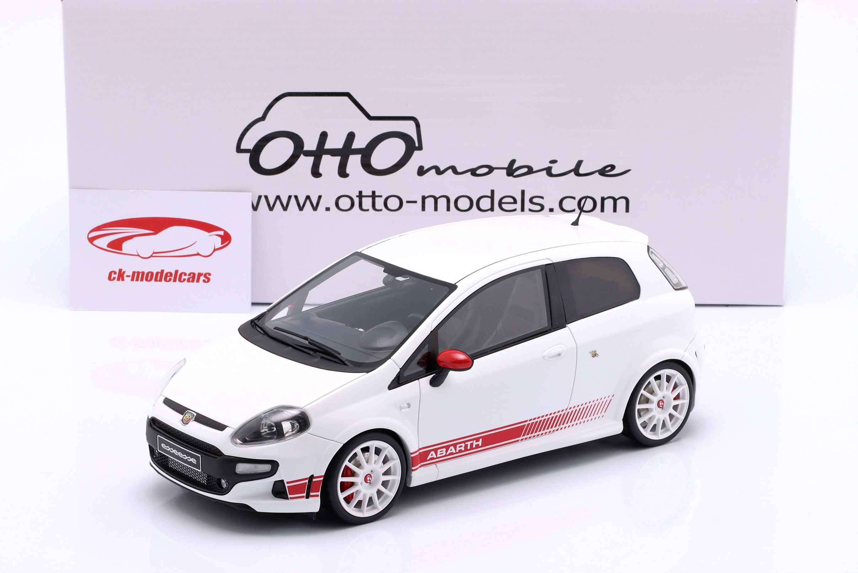 ミニカー 1/18 アバルト プント OTTO-MOBILE 1/18 FIAT PUNTO ABARTH