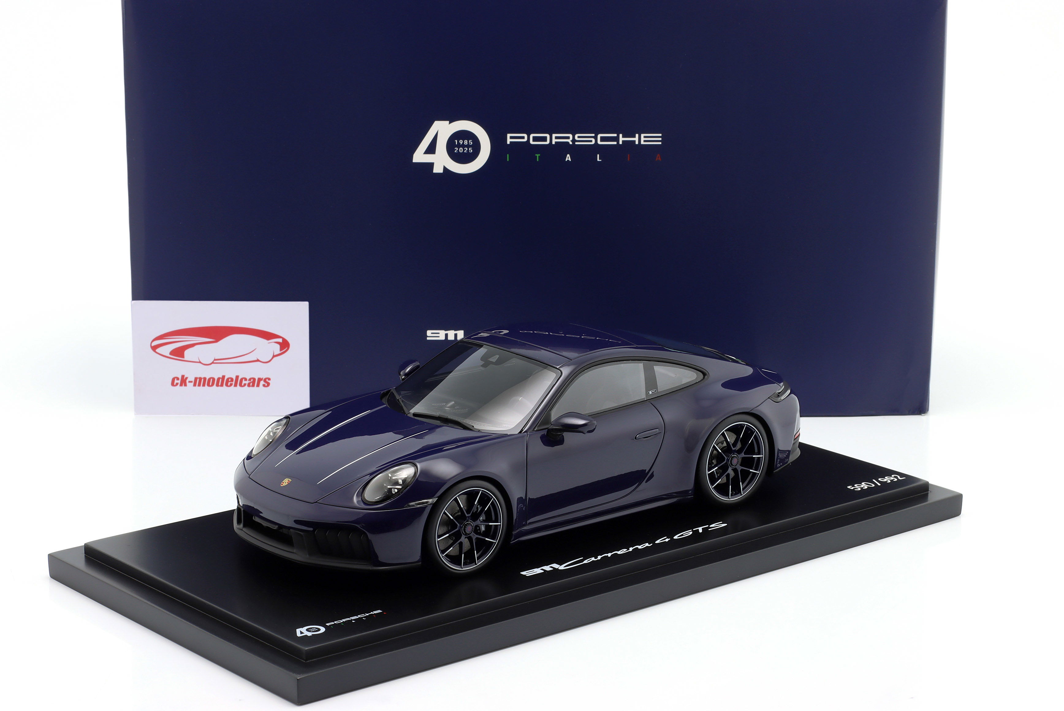Spark 1:18 Porsche 911 (992.2) Carrera 4 GTS 40 Years Porsche